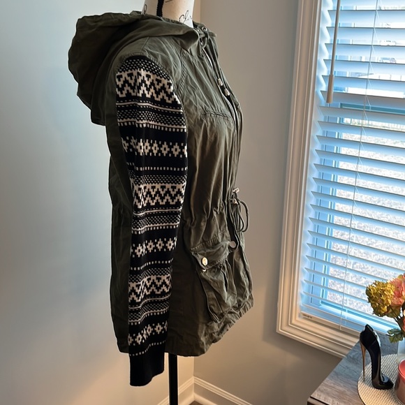 Fate Jackets & Coats Fate Utility Jacket With Aztec Printed Sleeve